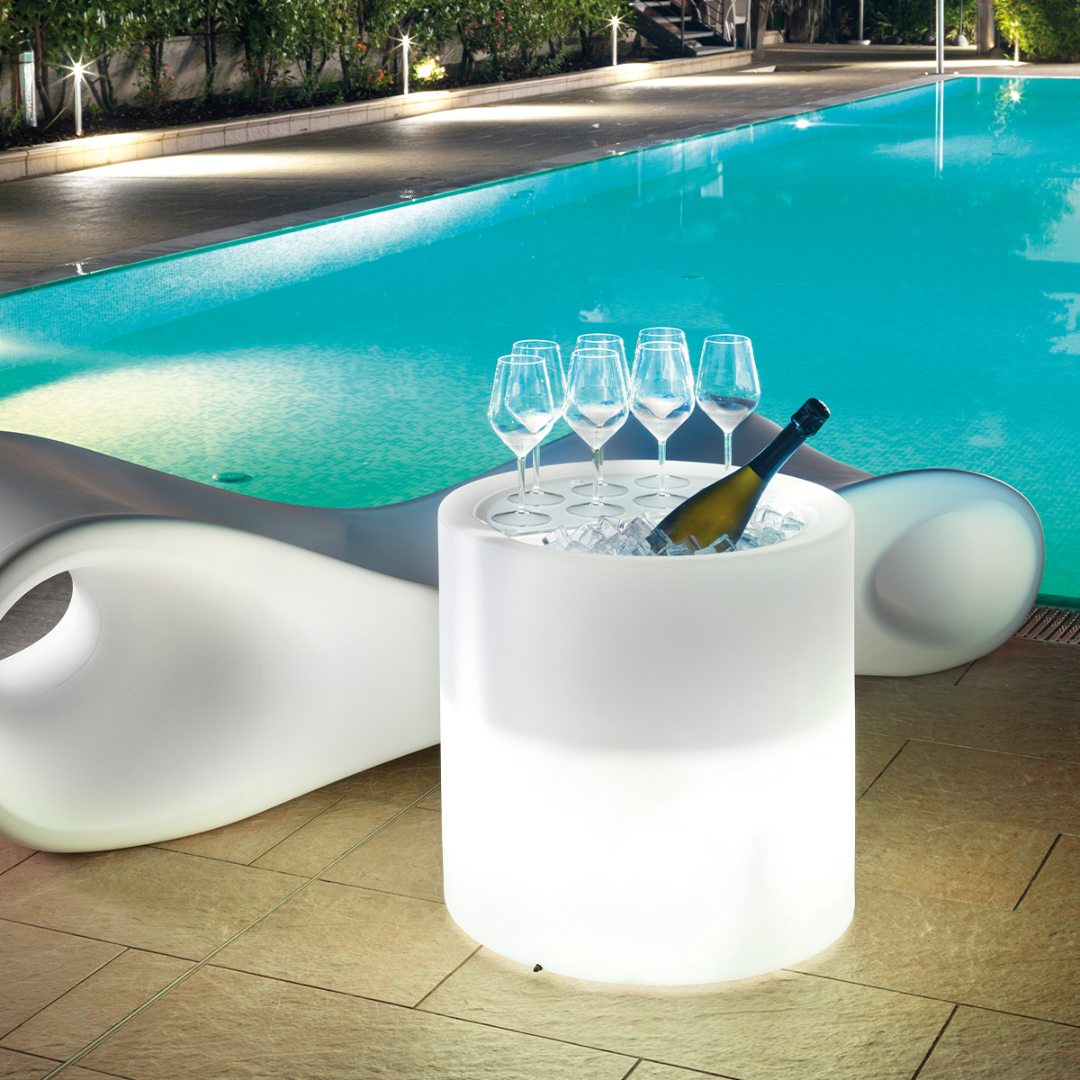 Blok Outdoor Cordless Illuminated Side Table LED RGBW IP65 — 3