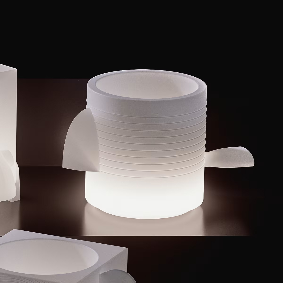 Outdoor illuminated floor planter parrot design Jago LYXO — 3
