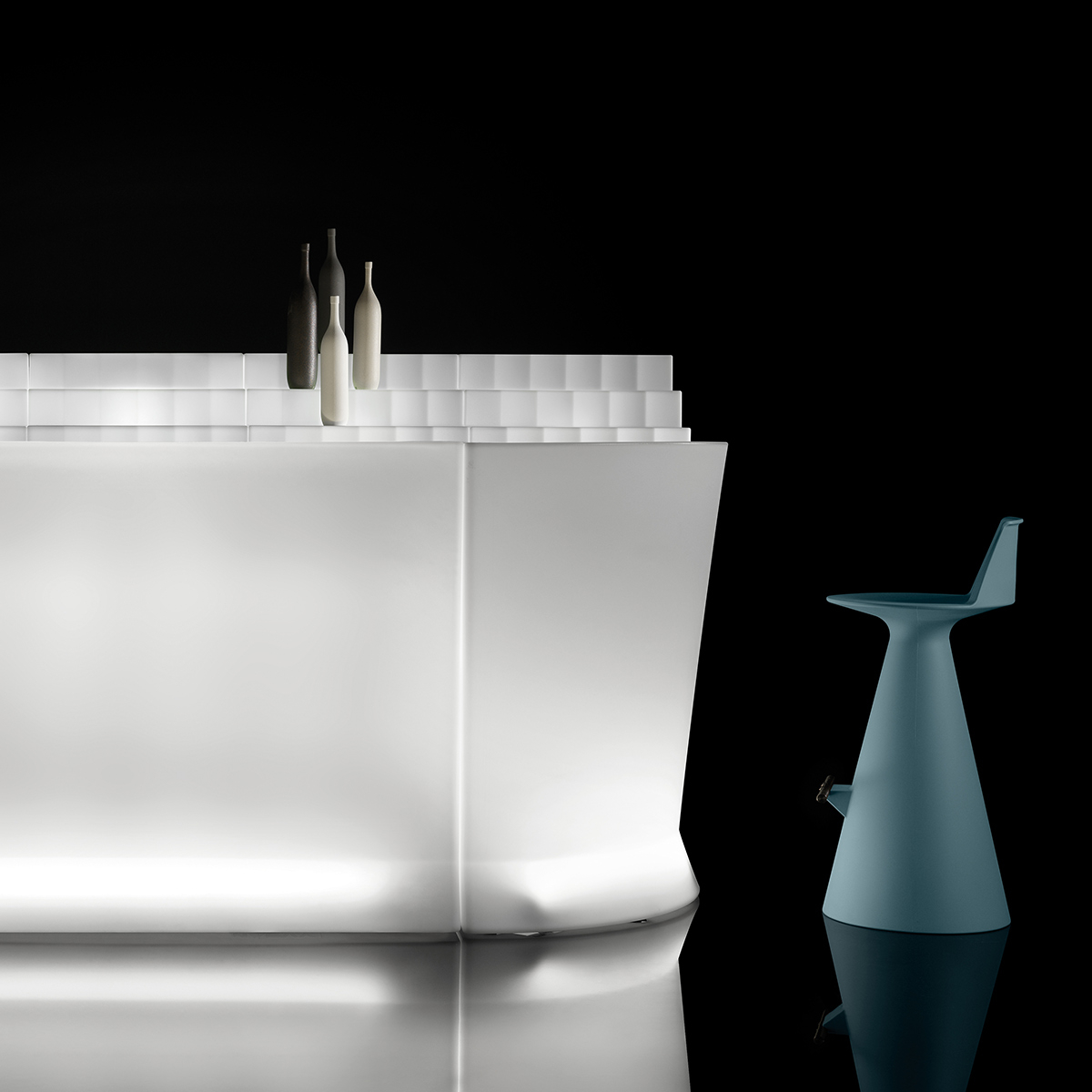 Marvy 150 Outdoor Illuminated Polyethylene Bar Counter — 3