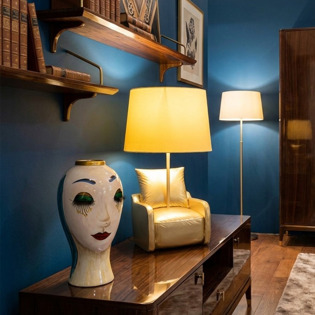 Midcentury Gialla retro bedside table lamp in Resina and fabric — 2
