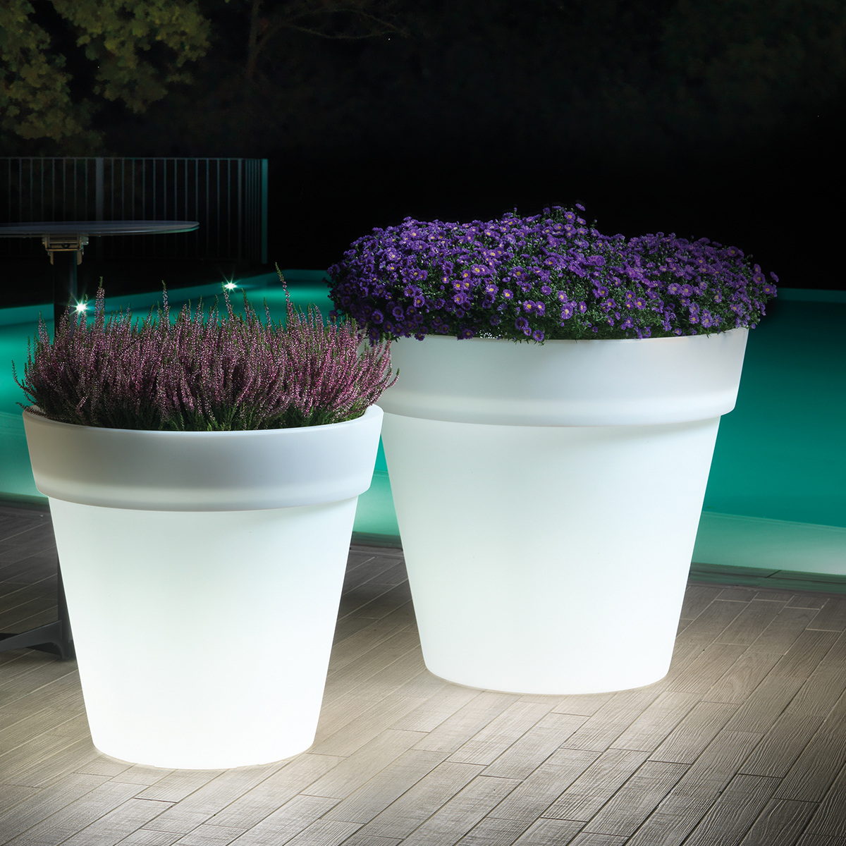 Outdoor illuminated LED RGBW rechargeable planter LYXO Aria 80 — 2