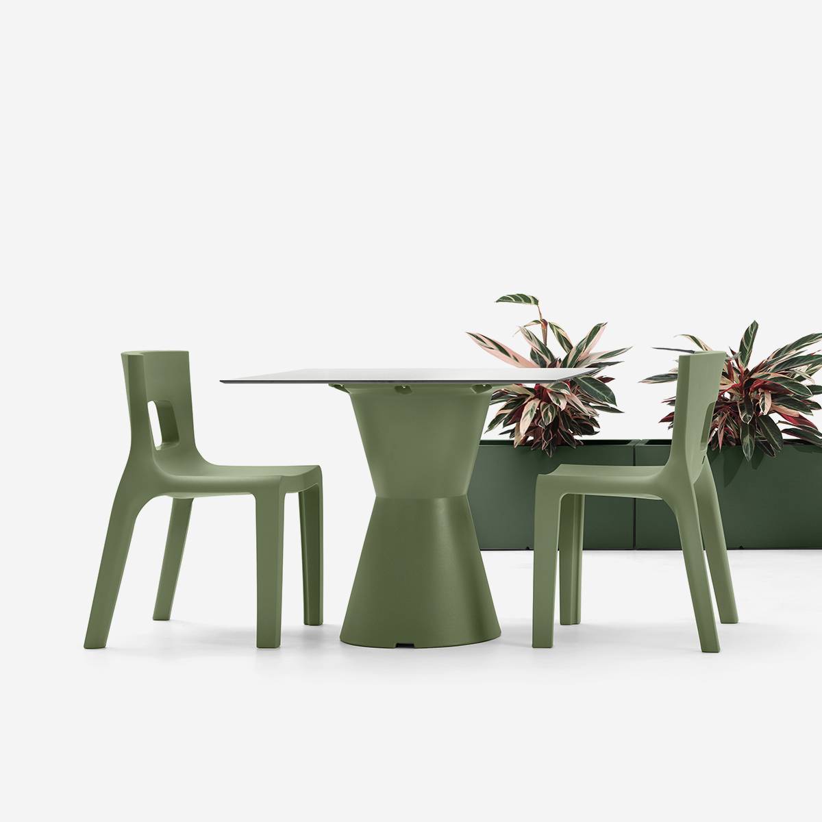 Dot LYXO Round Polyethylene Garden Table — 2