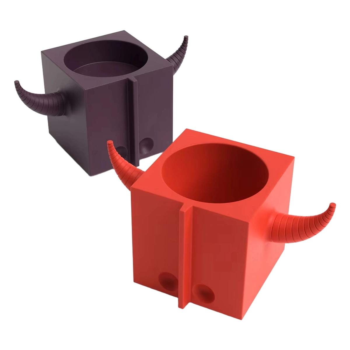 LYXO Orot Bull Design Outdoor and Indoor Polyethylene Planter — 2