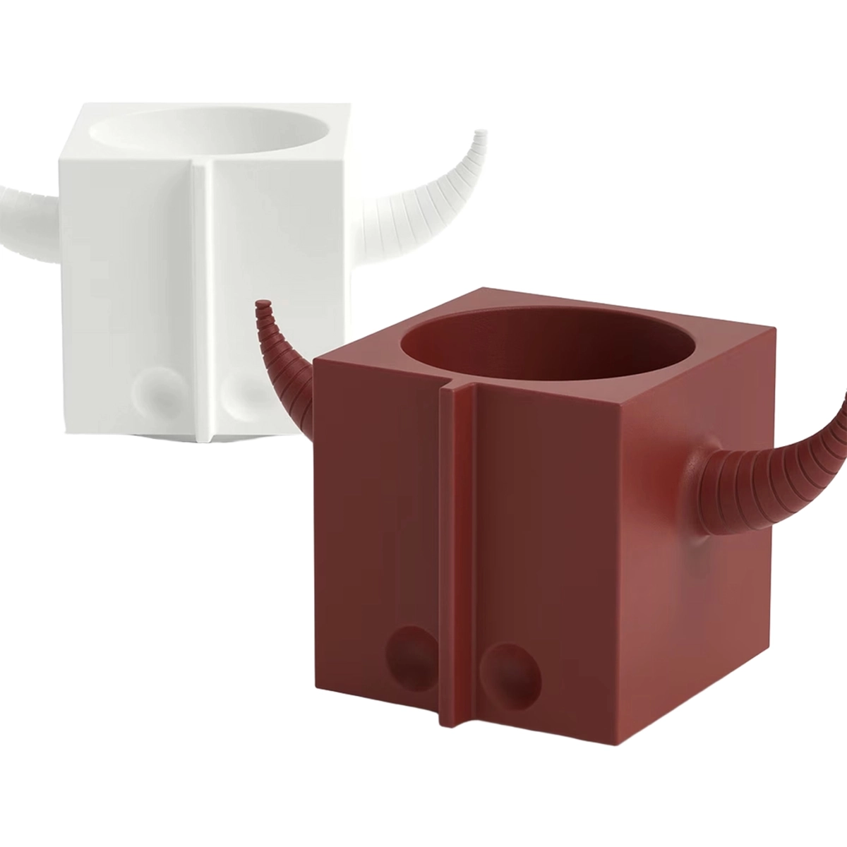 LYXO Orot Bull Design Outdoor and Indoor Polyethylene Planter — 3