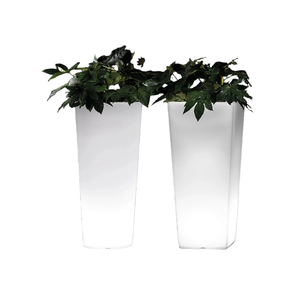 LYXO Gaia 70 Outdoor LED Illuminated Planter in Polietilene — 2