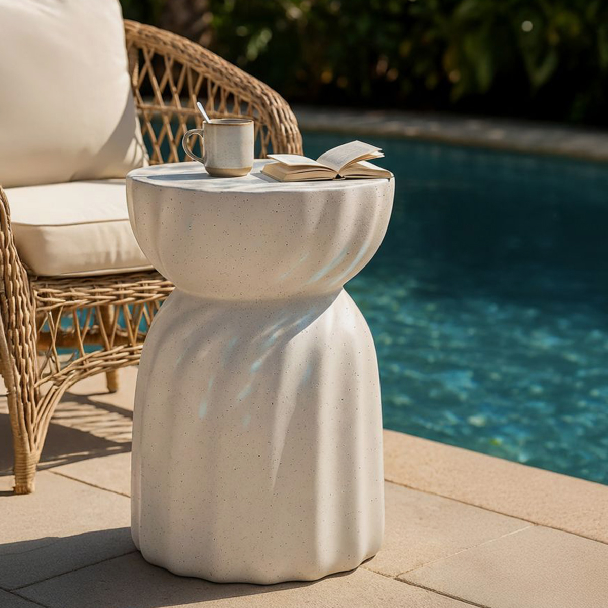 Indoor outdoor MGO side coffee table Twisty — 2