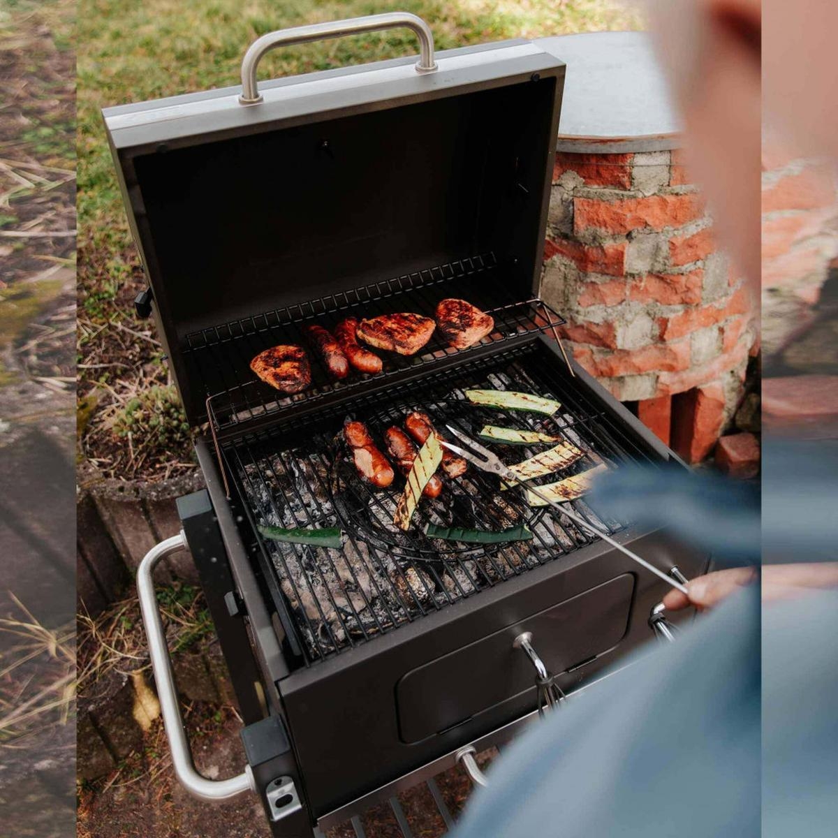 Charcoal BBQ Grill on Wheels with Lid and 2 Grates Austin — 2
