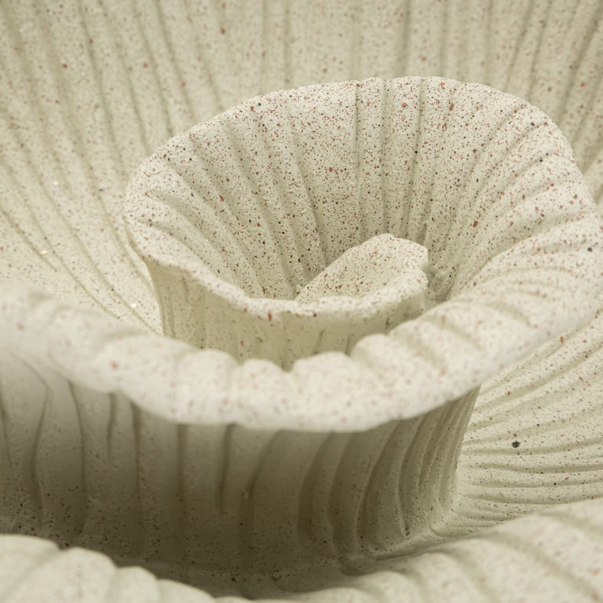 Petal Sand Decorative Centrepiece and Catchall Mauro Ferretti — 3